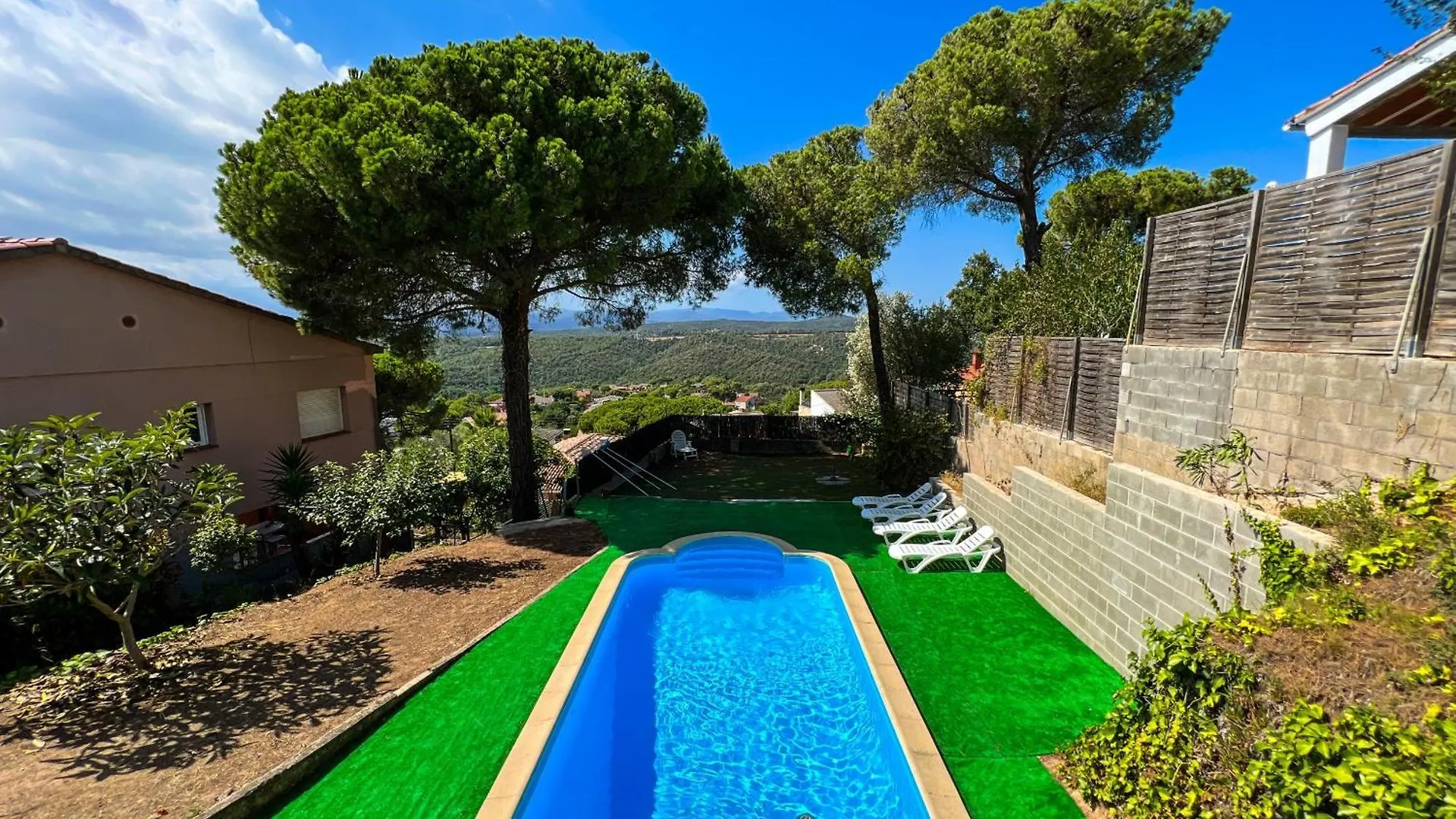 Vivalidays Gala Villa Tordera Holiday home